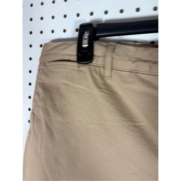 Lacoste khaki pants size 42 measures as size 40 - Picture 6 of 14
